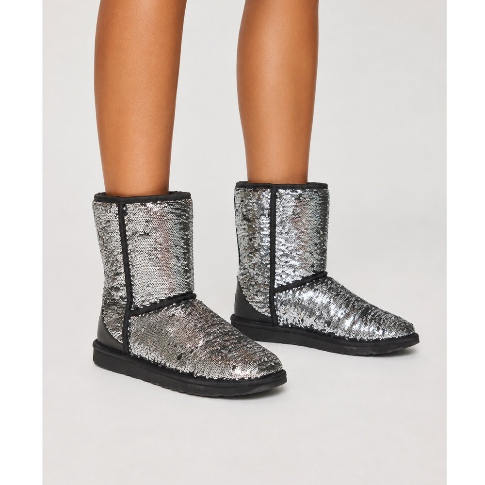 UGG Australia Classic Short Sparkle Silver Sequin Boots Womens 6